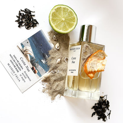 Costa Nua de MAISON CELIA. Un perfume fresco y limpio con notas olfativas de bergamota, neroli y té negro