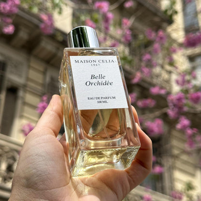 Belle Orchidée de Maison Celia. Notas olfativas florales empolvadas.